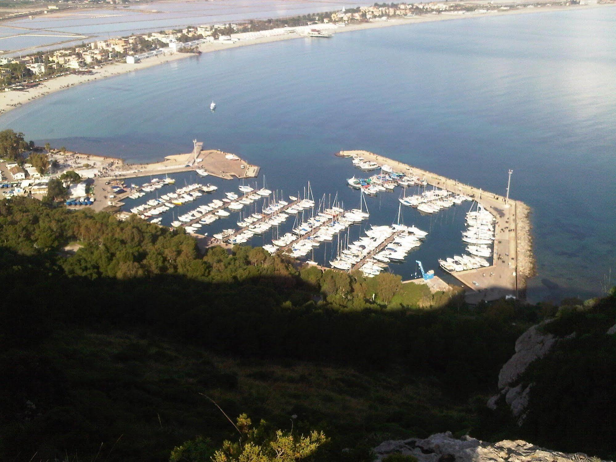 Hotel Al Porto Di Cagliari Exterior foto